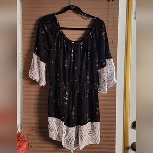 Mudd Women's Black and White Elbow Length Sleeves Used Size XXL